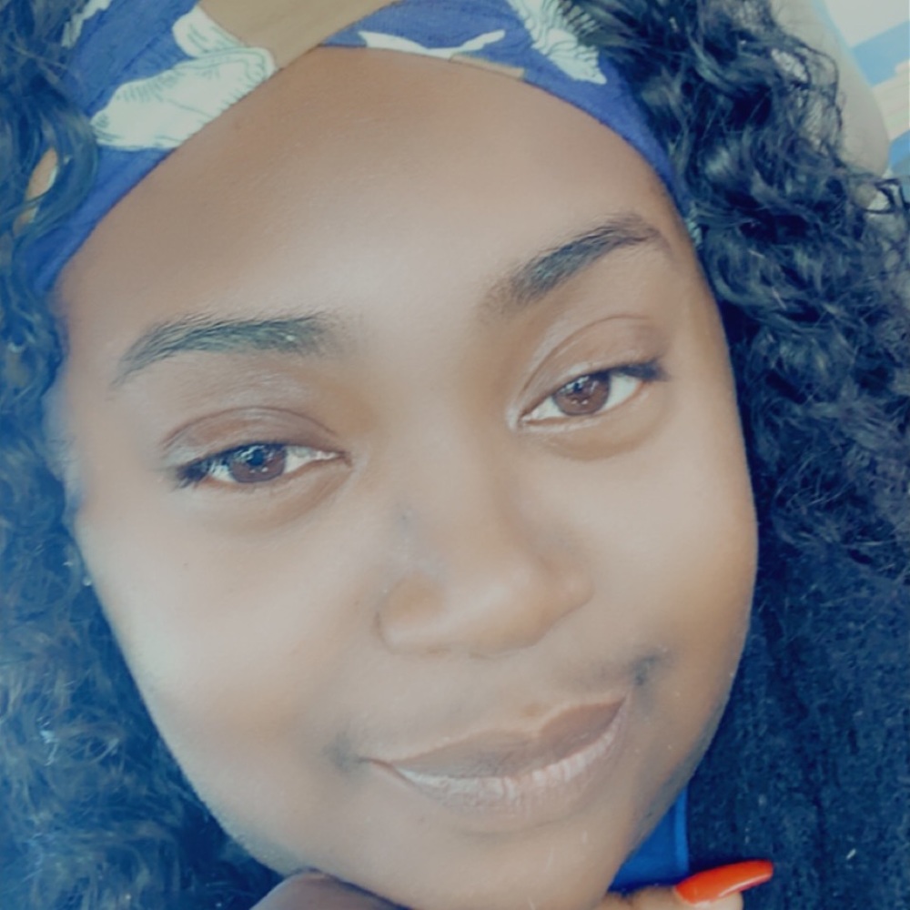 Meet your Posher, Christina